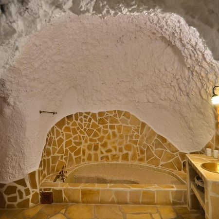 House&Cave Parking And Terrace, In The City Grenade Extérieur photo